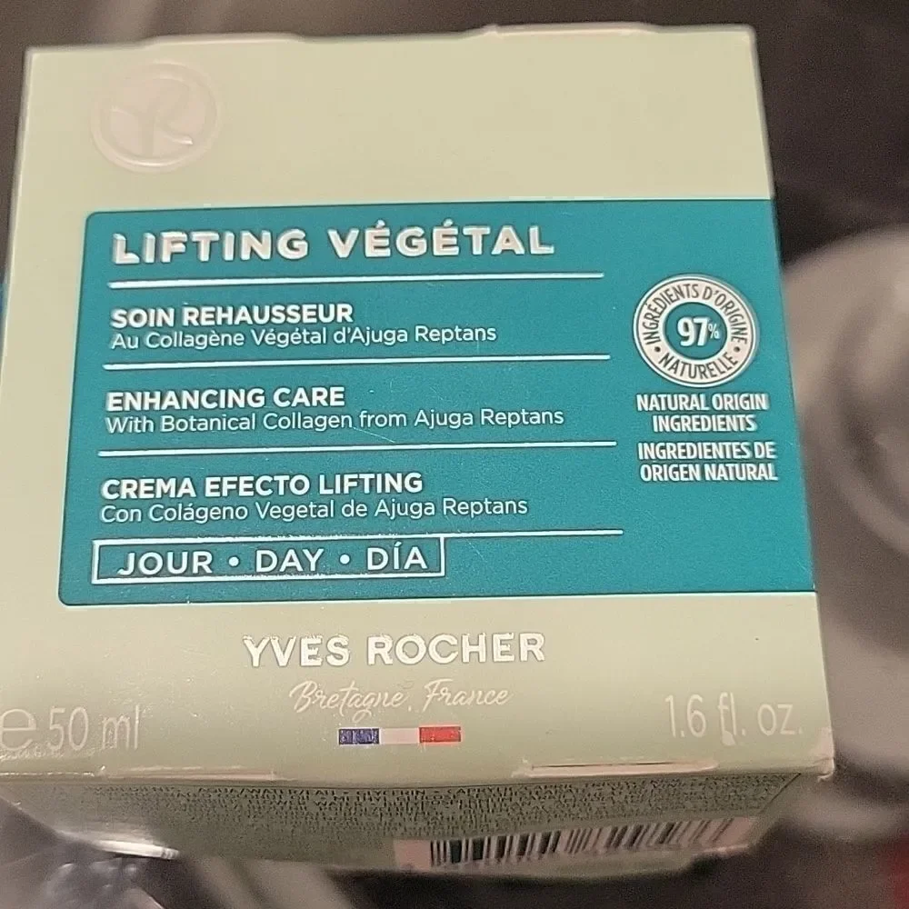𝅺YVES Rocher, Lefting Vegetal,day cream